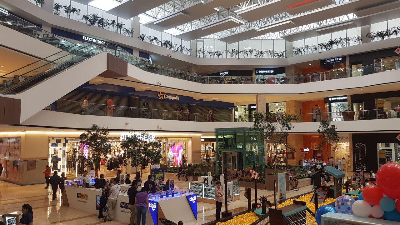 Naranjo Mall Interior