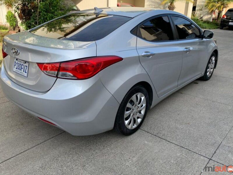 Hyundai Elantra  '2012