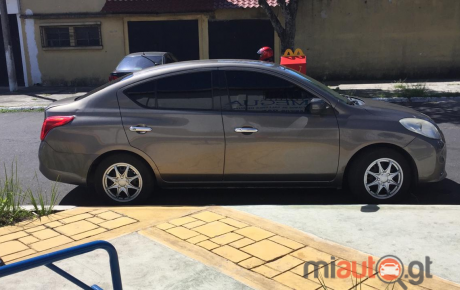 Nissan Versa  '2014