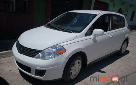 Nissan Versa  '2012