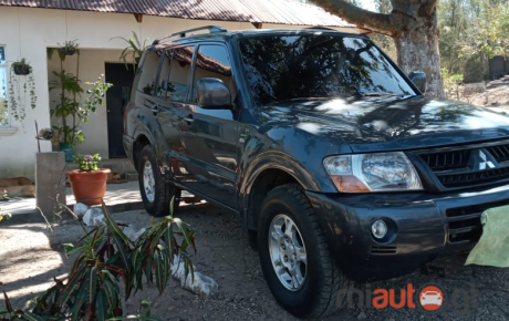 Mitsubishi Montero  '2005