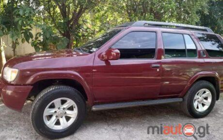 Nissan Pathfinder  '2002